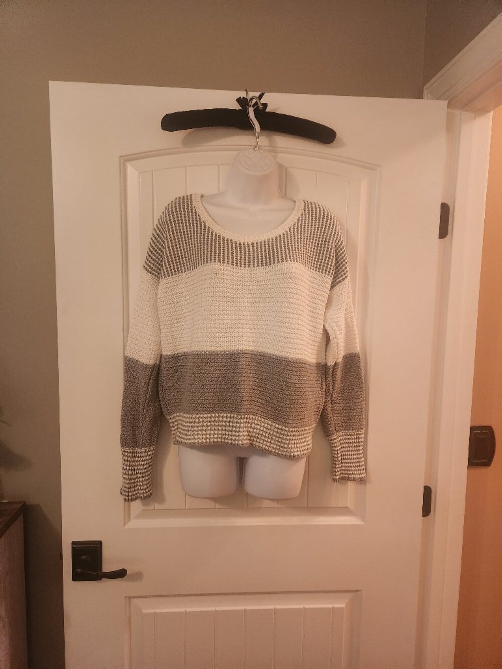 Victoria's Secret Sweater size M